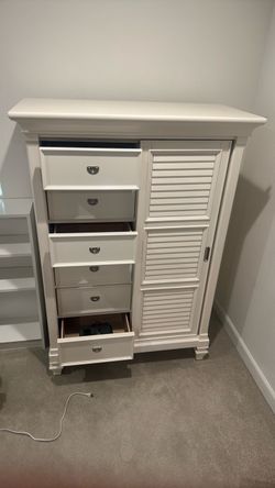 White Wood Dresser with Drawers and Cabinet
