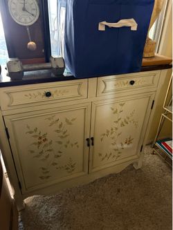 Dresser stand