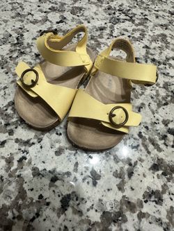 Old navy sandals $3