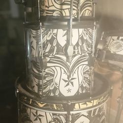 Drum set with Cymbols