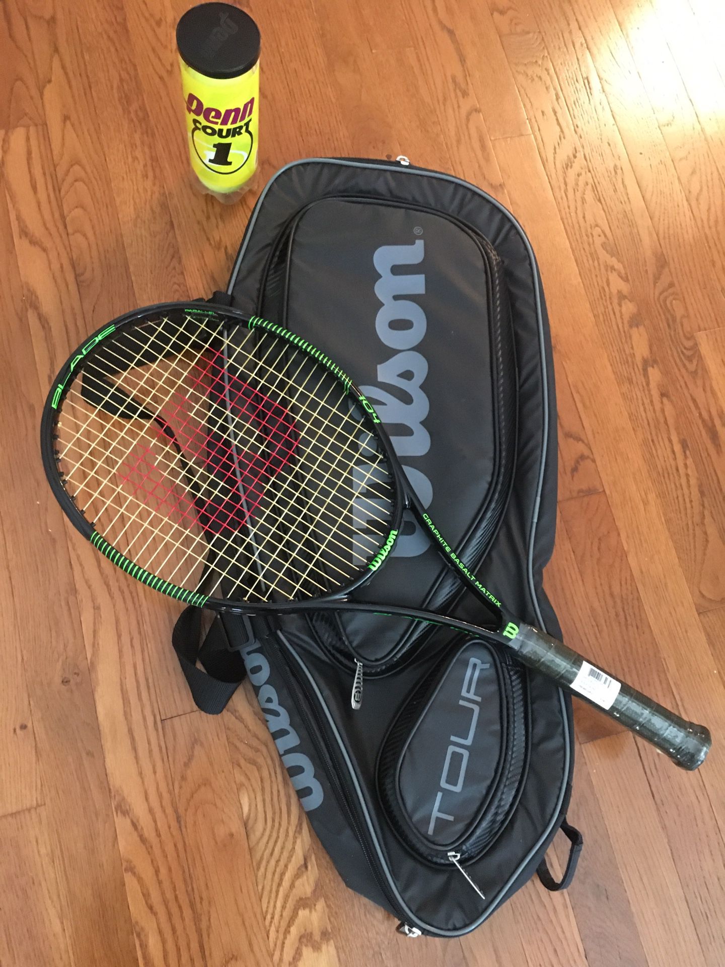 Tennis racket - Wilson (with case)