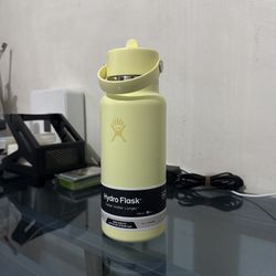 Hydro Flask 32oz wide mouth water bottle 