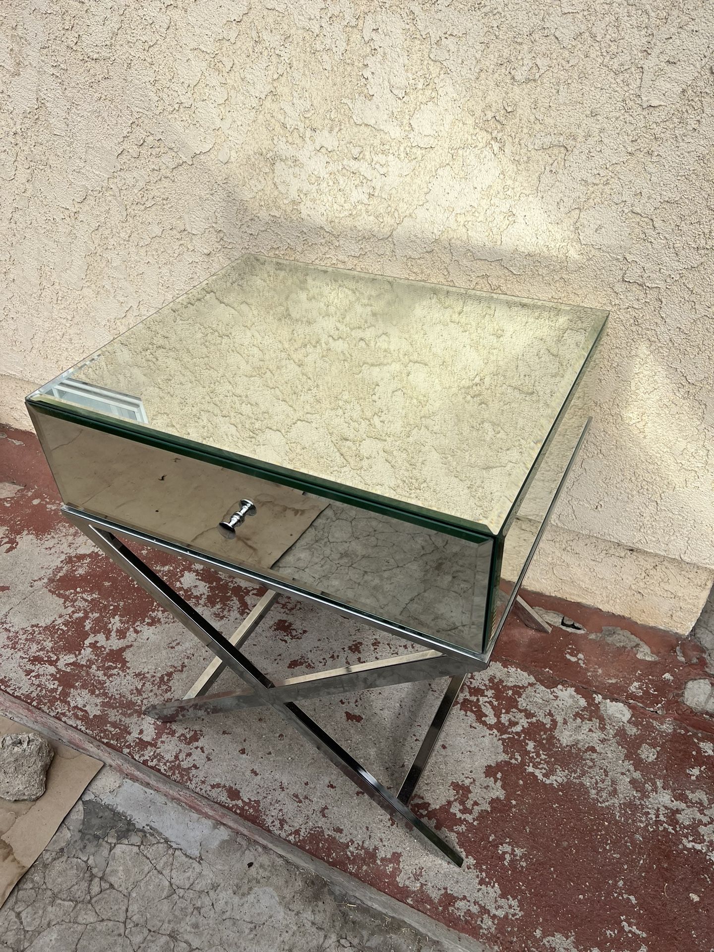 2 Bedside Tables for Sale in Los Angeles, CA OfferUp