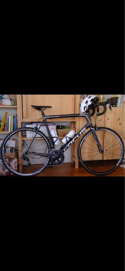Road bike ( focus ) Carbon