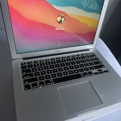 Apple MacBook Air 13" Laptop MJVE2LL/A - Core i5 1.6GHz 128GB SSD A1466 