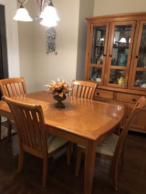 Maple Wood Dining Table And Matching Hutch For Sale In Belmont NC Maple Wood Dining Table And Matching Hutch For Sale In Belmont NC