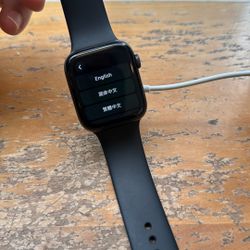 Apple Watch Series 5 – 44mm – Excellent Condition – Fully Reset