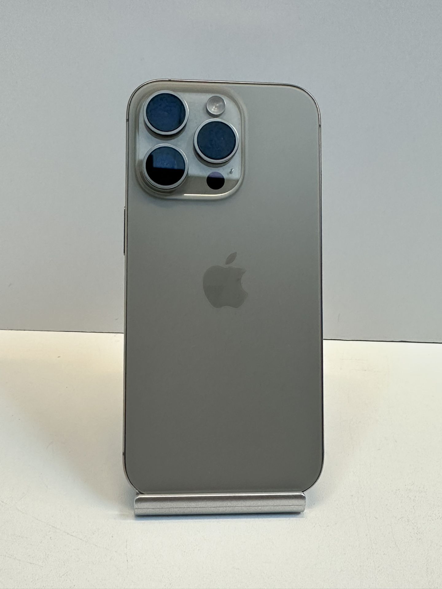Apples iPhone 16 PRO 256gb. ( Unlocked Cellphone )