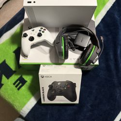 Xbox Series S With Extras