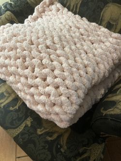 Large Light Pink Chunky Blanket