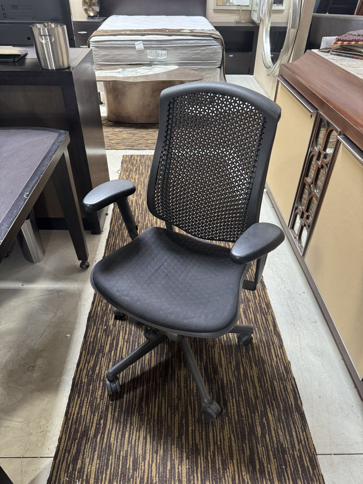 Desk Chairs - Main Image