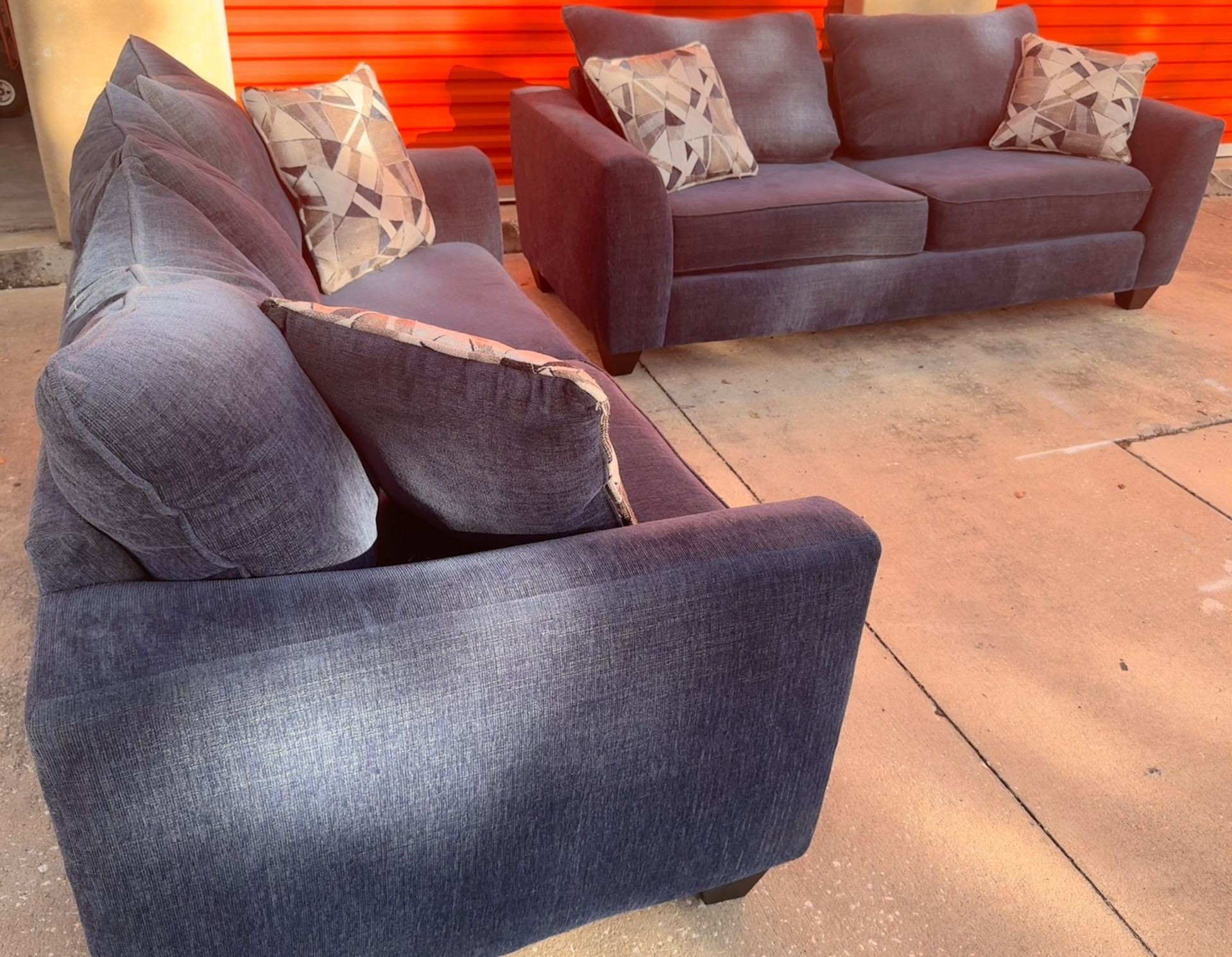 ROOMS TO GO Sofa and Loveseat Set