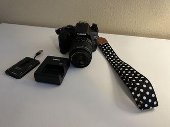 LIKE NEW - CANON EOS Rebel T6