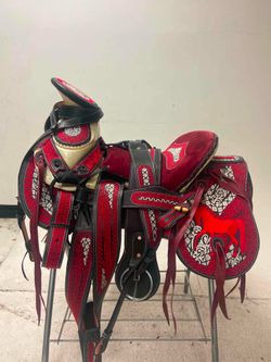Montura charra bordada