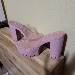 Cape Robin Pink Heels 25$