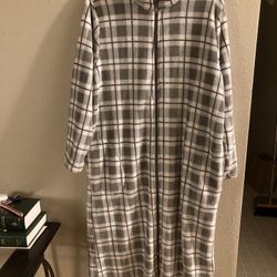 Robe  Women’s 