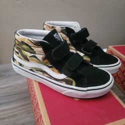Boys High Top Vans In New Condition Size 2  And Size 2.5  15 Bucks Each