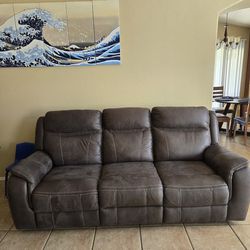 Power Reclinable Sofa Excellent Condition