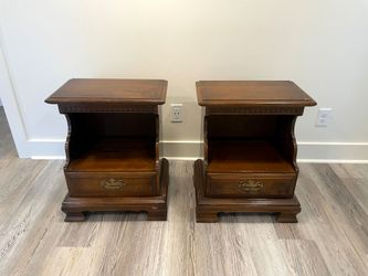 Pair Ethan Allen Solid Maple Nightstands / End Tables - Classic Manor Pair (15-5206)