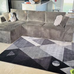 Sofa En Perfectas Condiciones Con Cojines Y Alfombra 