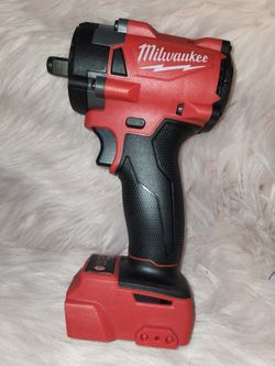 18v Milwaukee Impact Wrench 1/2 in 