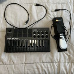 AKAI MPK mini midi keyboard with pedal