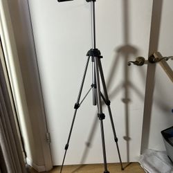 Aluminum Extendable Tripod - 50 inches max