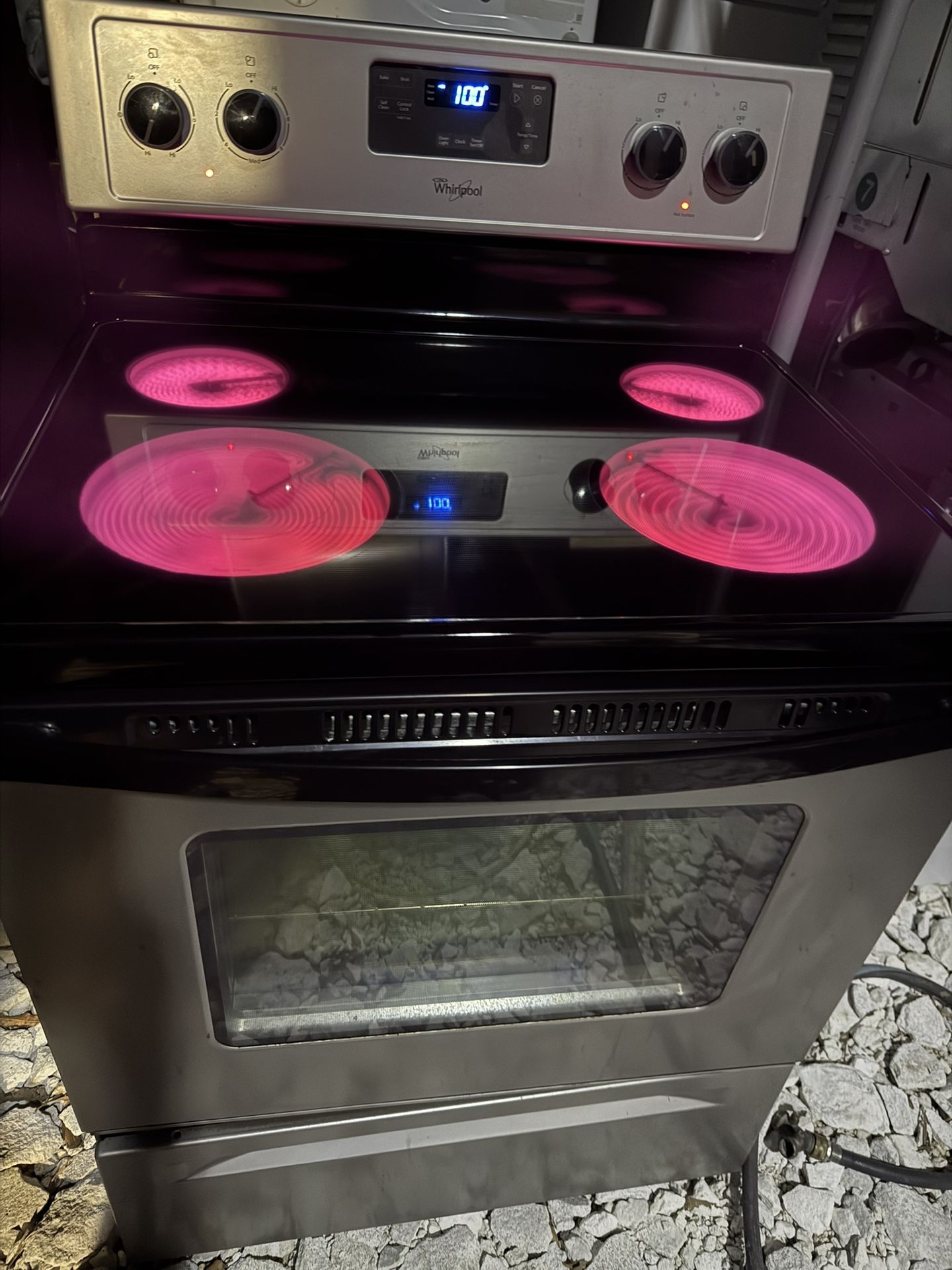 Whirlpool stove in very good condition