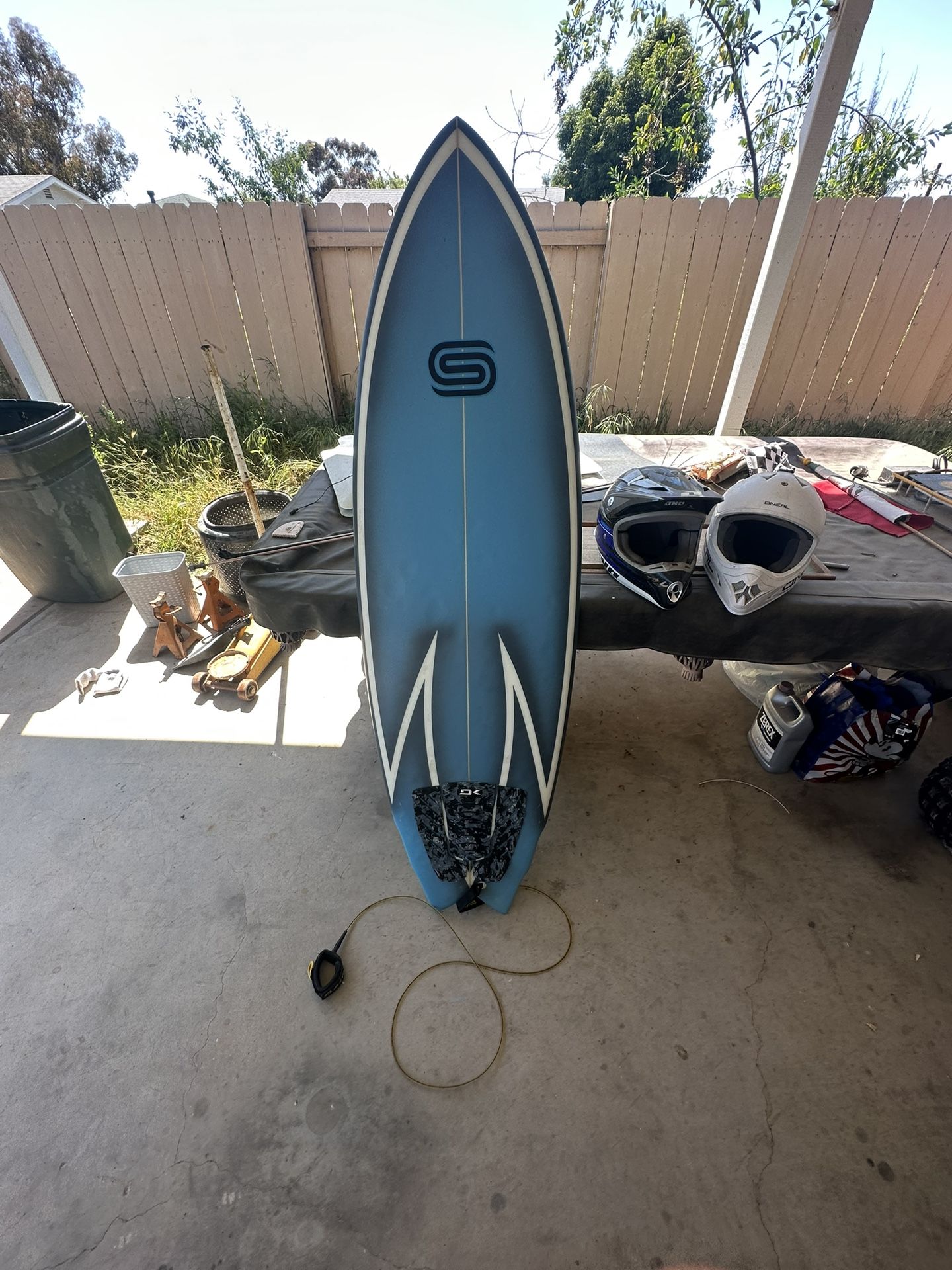 Sauritch Surfboard 5’10