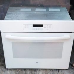 GE...OVEN RANGE BUILT IN OVEN ELECTRIC 240V EXCELLENT CONDITION 