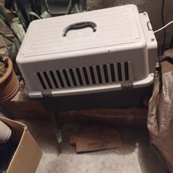 DOG CRATE MEDIUM SIZE