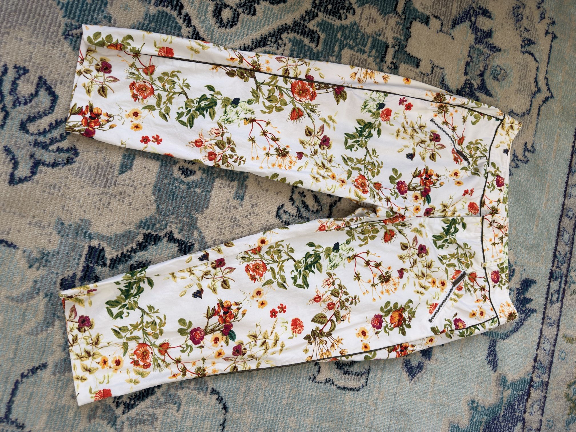 Alice In Wonderland Capri Pants