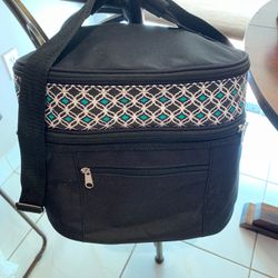 Picnic cooler with 2 compartments