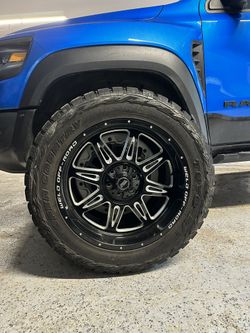 22” Weld Wheels And 35 Inch Nitto Tires