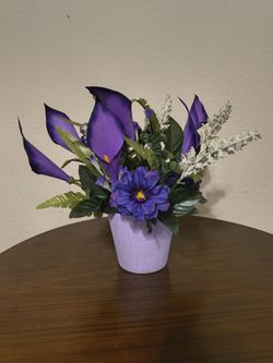 BONITA VASE FLORAL- MEDIDAS DE LA VASE 5"