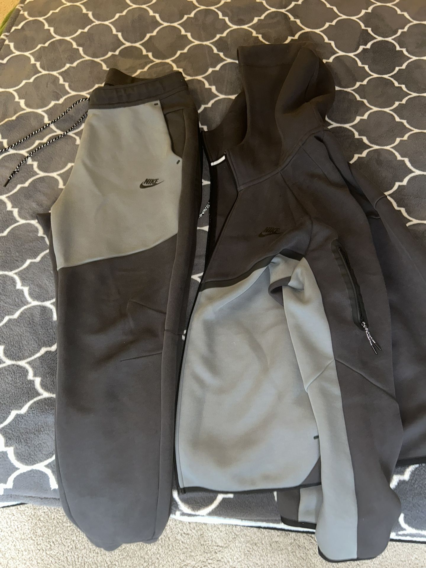 Nike Tech Fleece 
