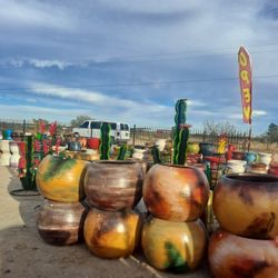 Metal Yard Art 🌵Imports😍POTTERY ❗️