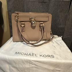 Micheal Kors Purse 
