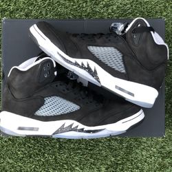 Jordan 5 Moonlight Size 9.5
