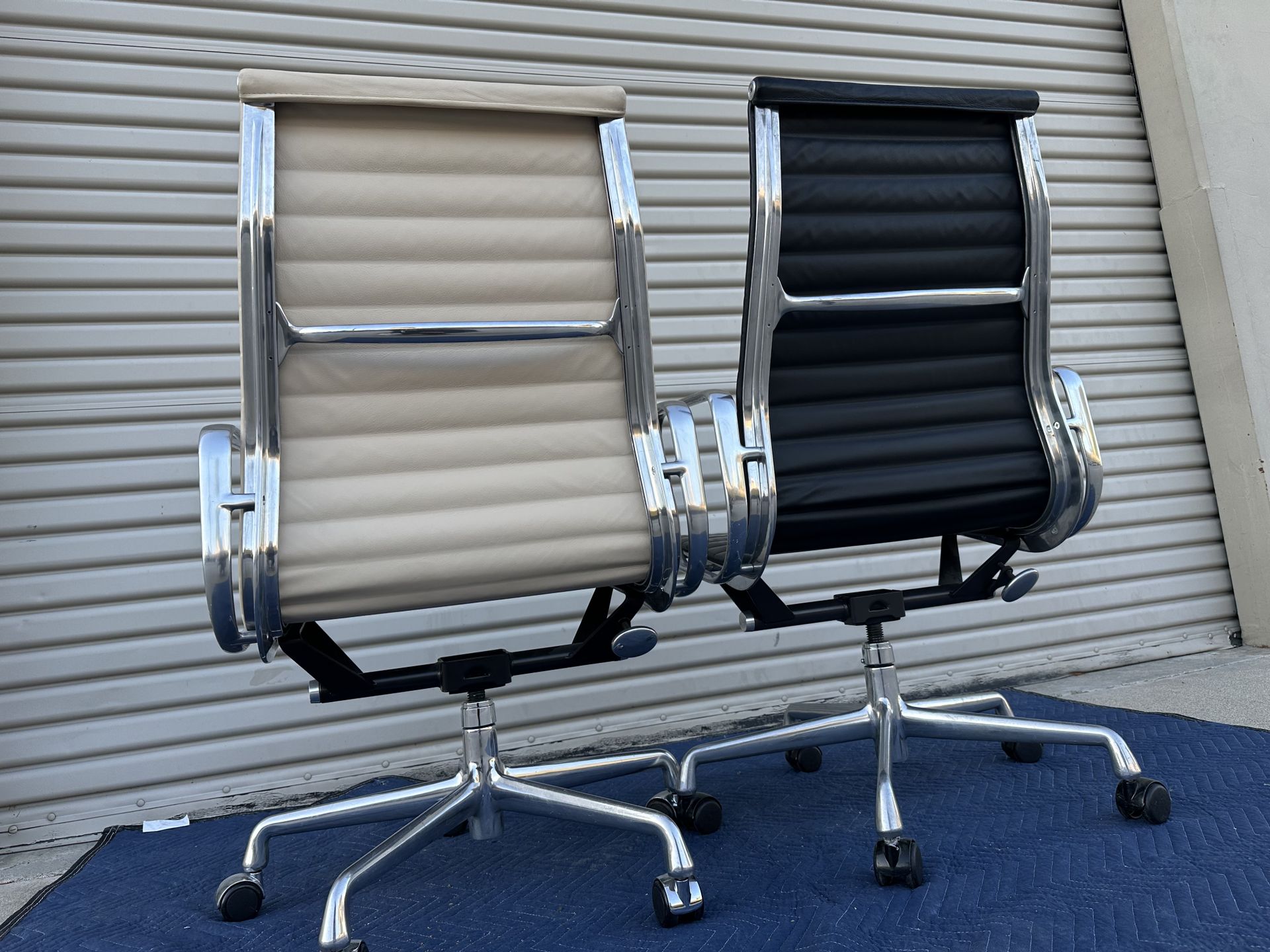 Authentic Herman Miller Eames executive aluminum management group office chairs