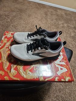 BROOKS revel Size  11