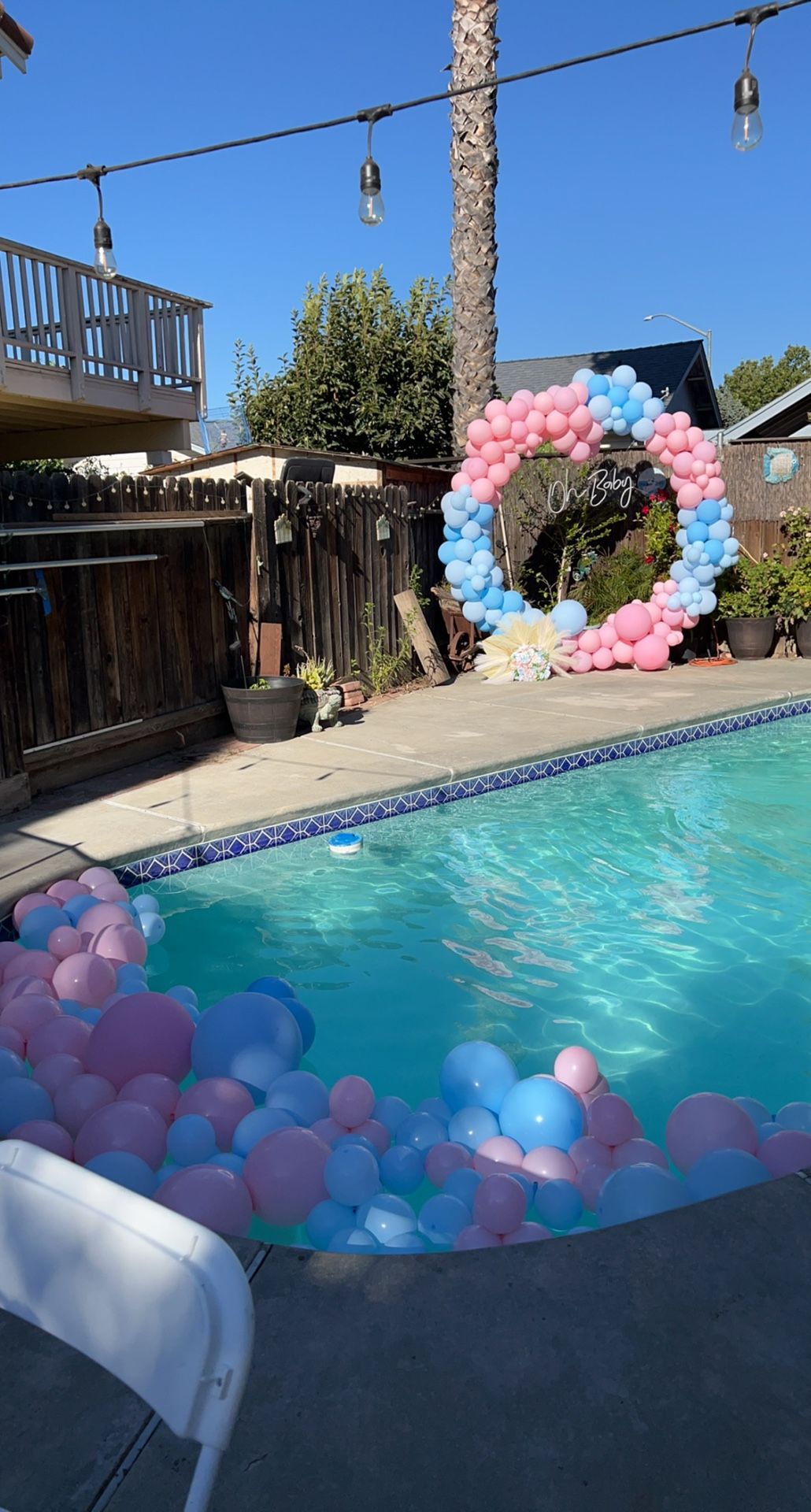 Circular balloon arch oh baby LED sign