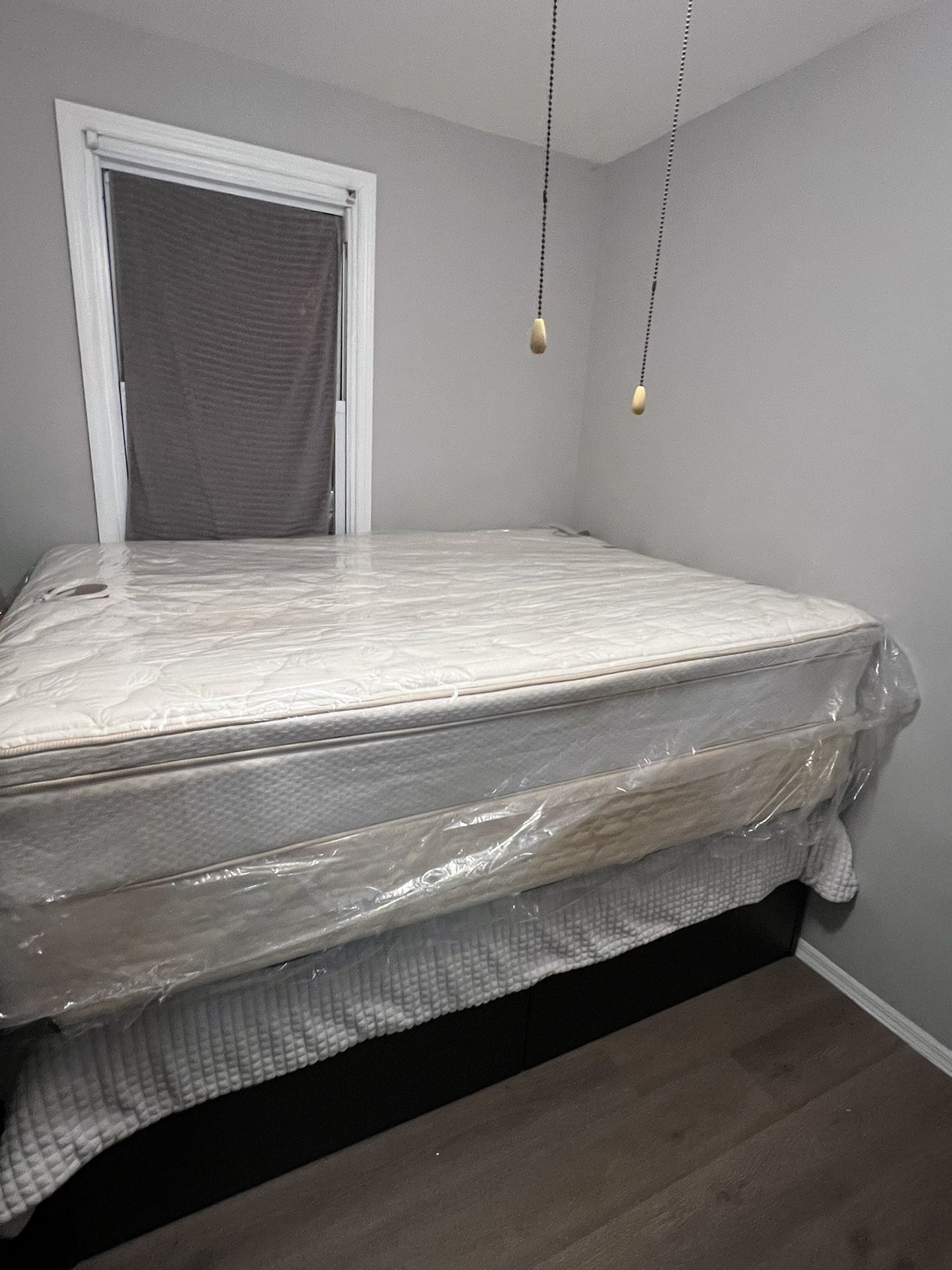 Queen Size Mattress With Box Spring 