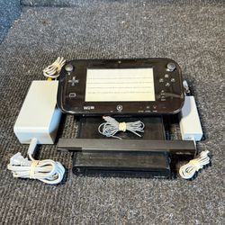 Nintendo Wii U 32GB Black Deluxe Console & Gamepad