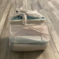 Bag of Gloria Vanderbilt Jeans 4 pair