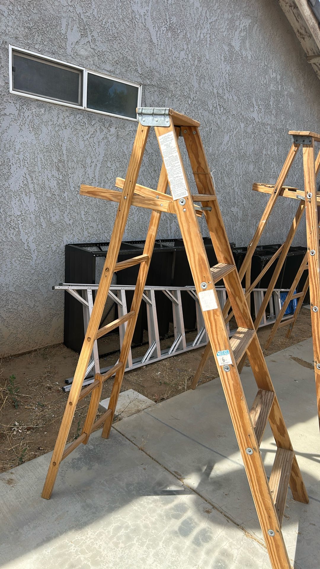 Wood 6 Foot Ladder