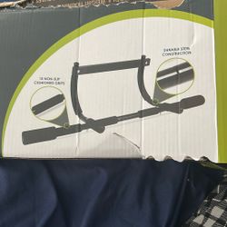 Pull Up Bar For Doorway & Polo Tshirt