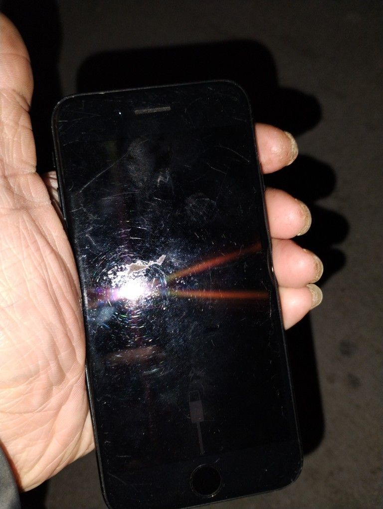 iPhone 7 PARTS ONLY LOCKED