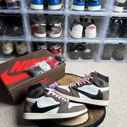 Jordan 1 High OG Travis Scott mocha