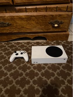 Xbox Series S Console w/ Controller + Rechargeable Battery